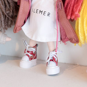 SURPRISE SNEAKERS FOR HAPPY DOLL